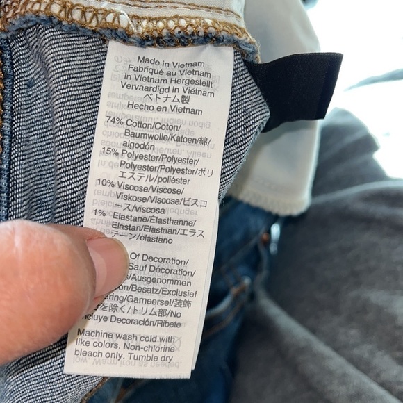 Madewell 9” high rise skinny jeans waist is 33”. Excellent condition - Picture 6 of 7